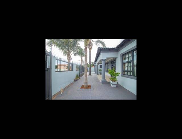 4 BEDROOM HOUSE FOR SALE IN CHANTELLE